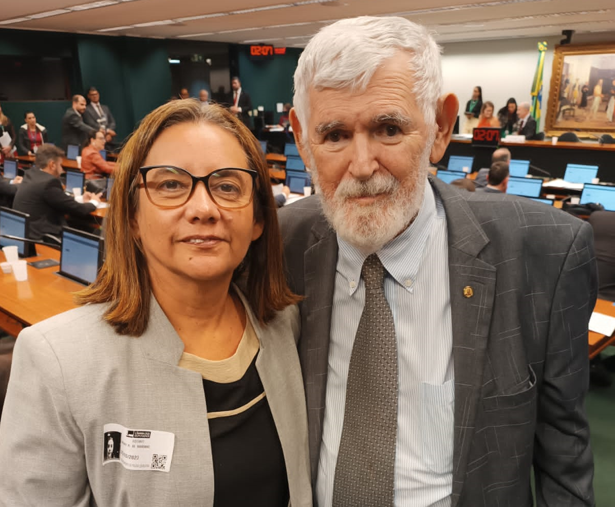 Mary Roberta e Luiz Couto.png