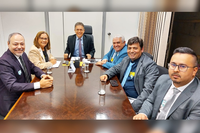 Reunião Reitora com prefeito de Esperança .jpg