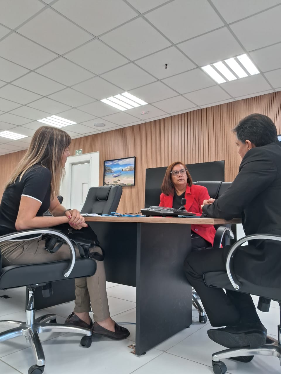 Reitora Mary Roberta e diretora-geral Turla Alquete em reunião com secretário da Segurança, Jean Nunes  9.jpeg