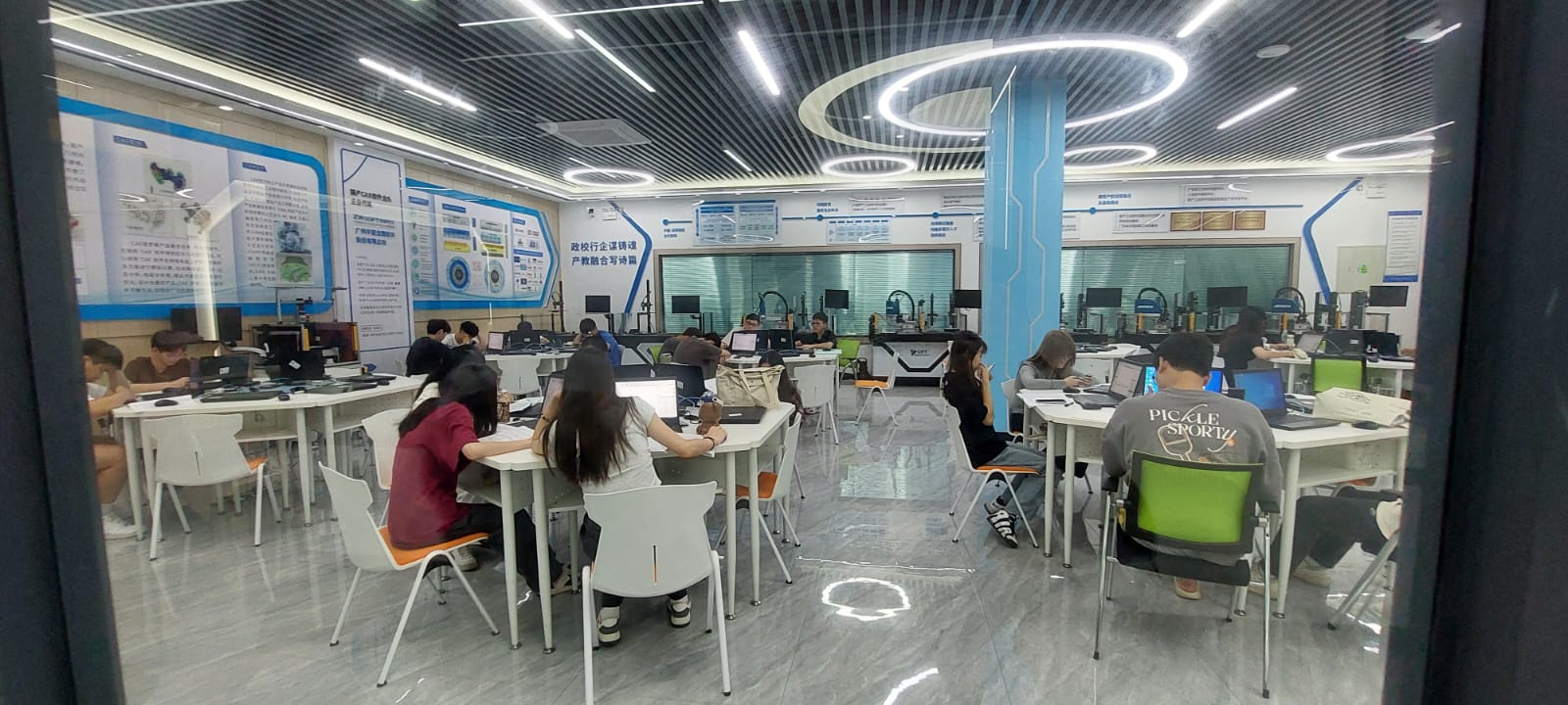 Delegação do IFPB visita o Instituto de Tecnologia e Informação de Shenzhen, na China (15).jpeg Delegação do IFPB visita o Instituto de Tecnologia e Informação de Shenzhen, na China (15).jpeg