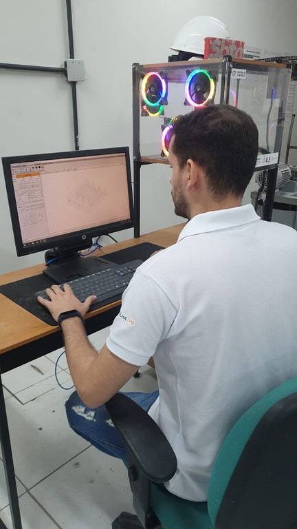 processo computadorizado de impressao 3D.jpeg