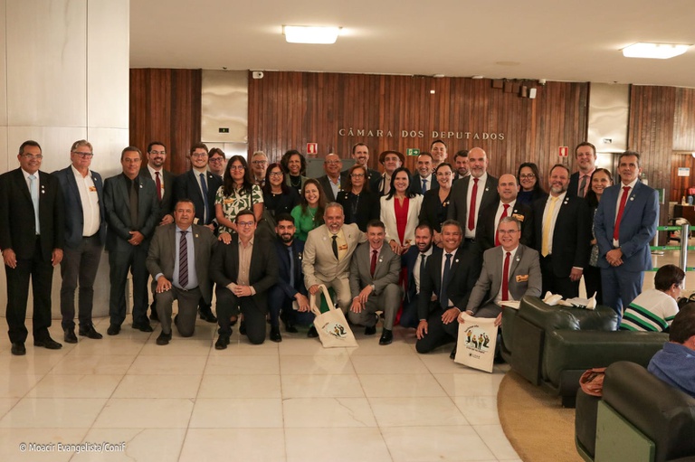 marcha dos reitores --.jpeg