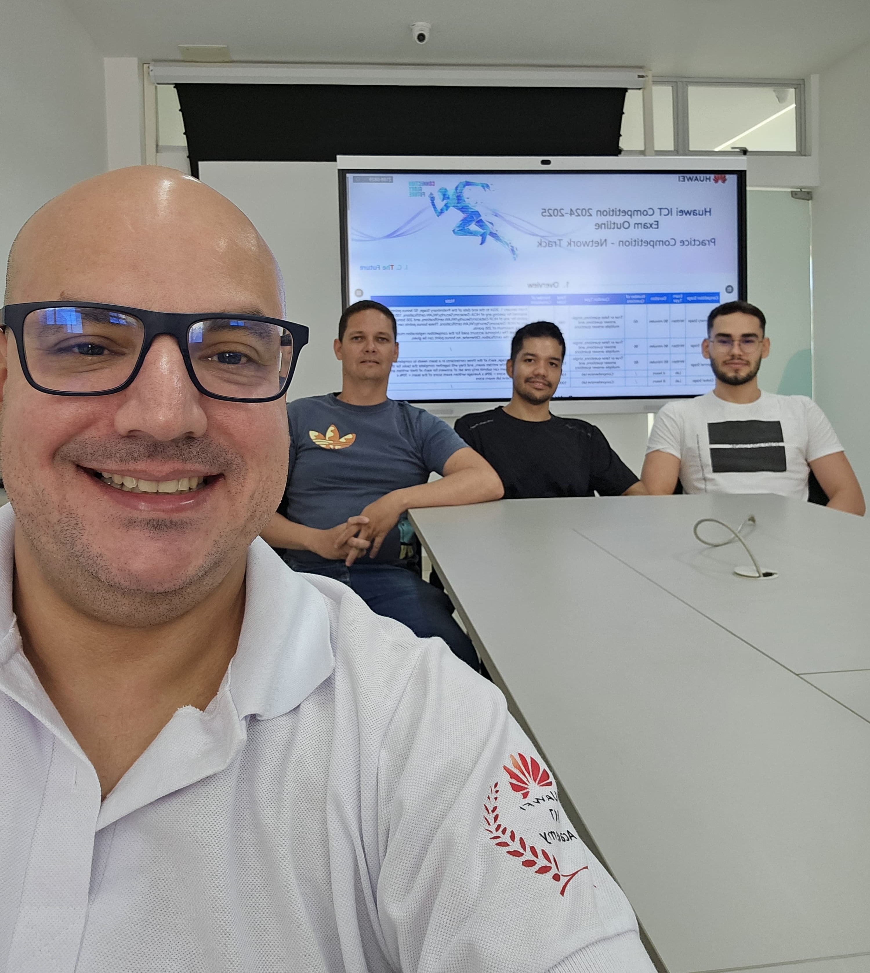 Equipe do IFPB que está competindo na trilha Network.jpeg