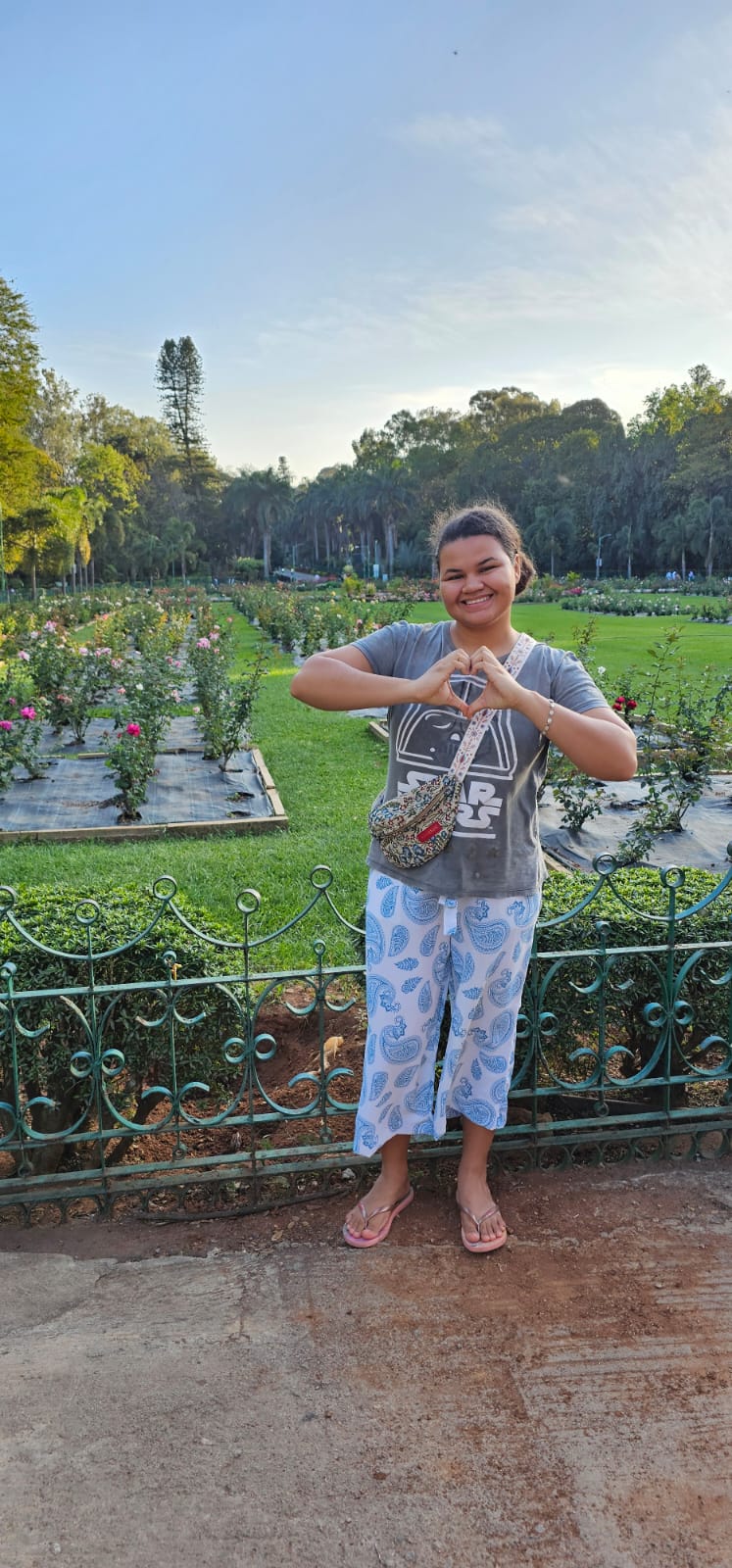 Estudante Alice Lourenço na Índia.jpg