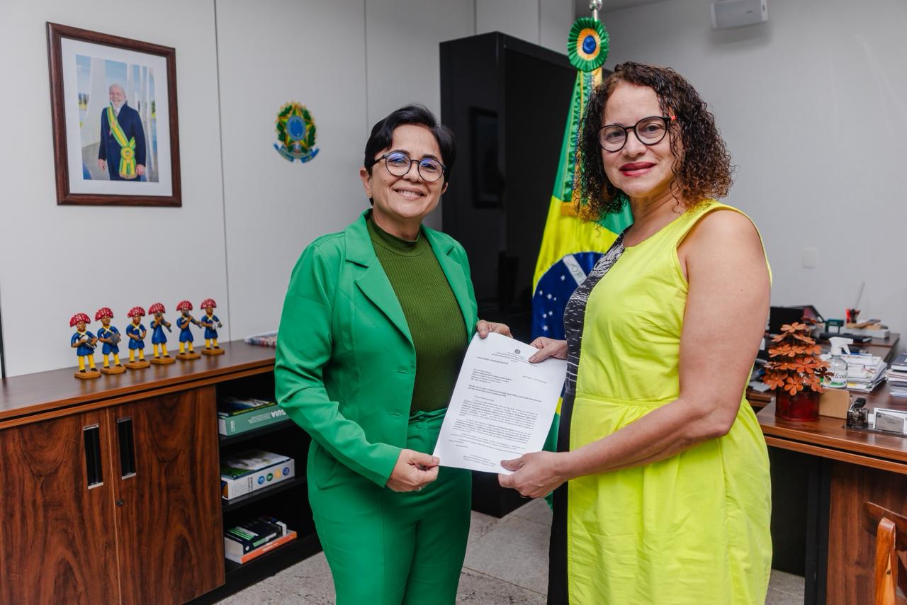 alexsandra chaves e luciana santos.jpeg