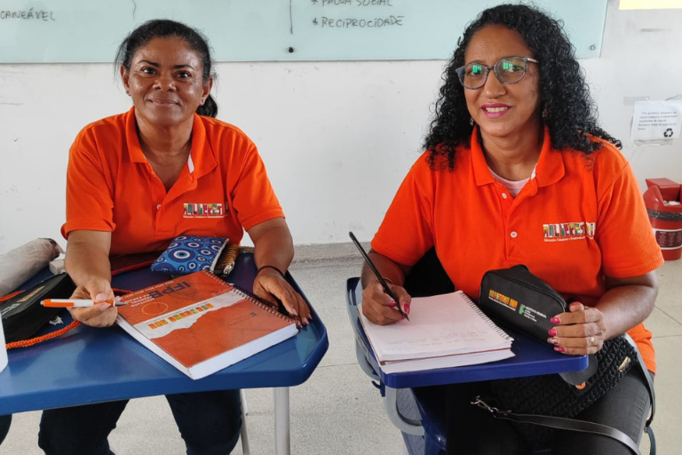 Maria e Andrea - sala de aula mulheres mil.png