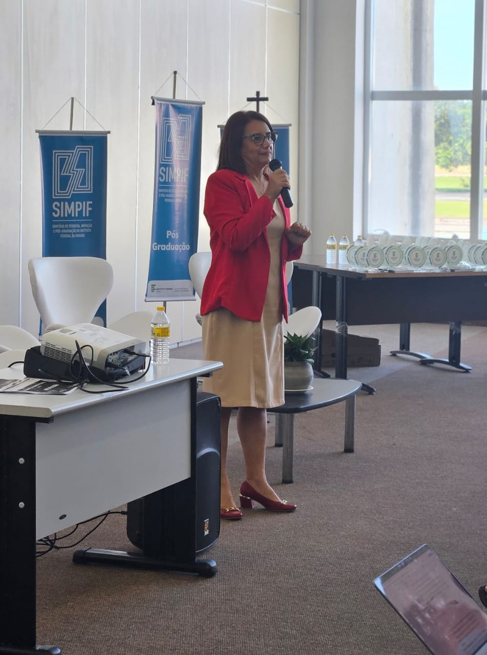 Reitora Mary Roberta.jpeg