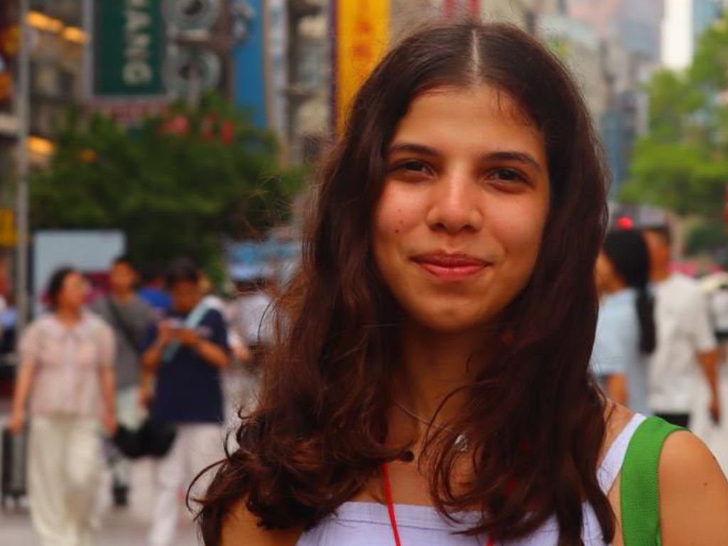 ESTUDANTE CABEDELO- CHINA.jpg