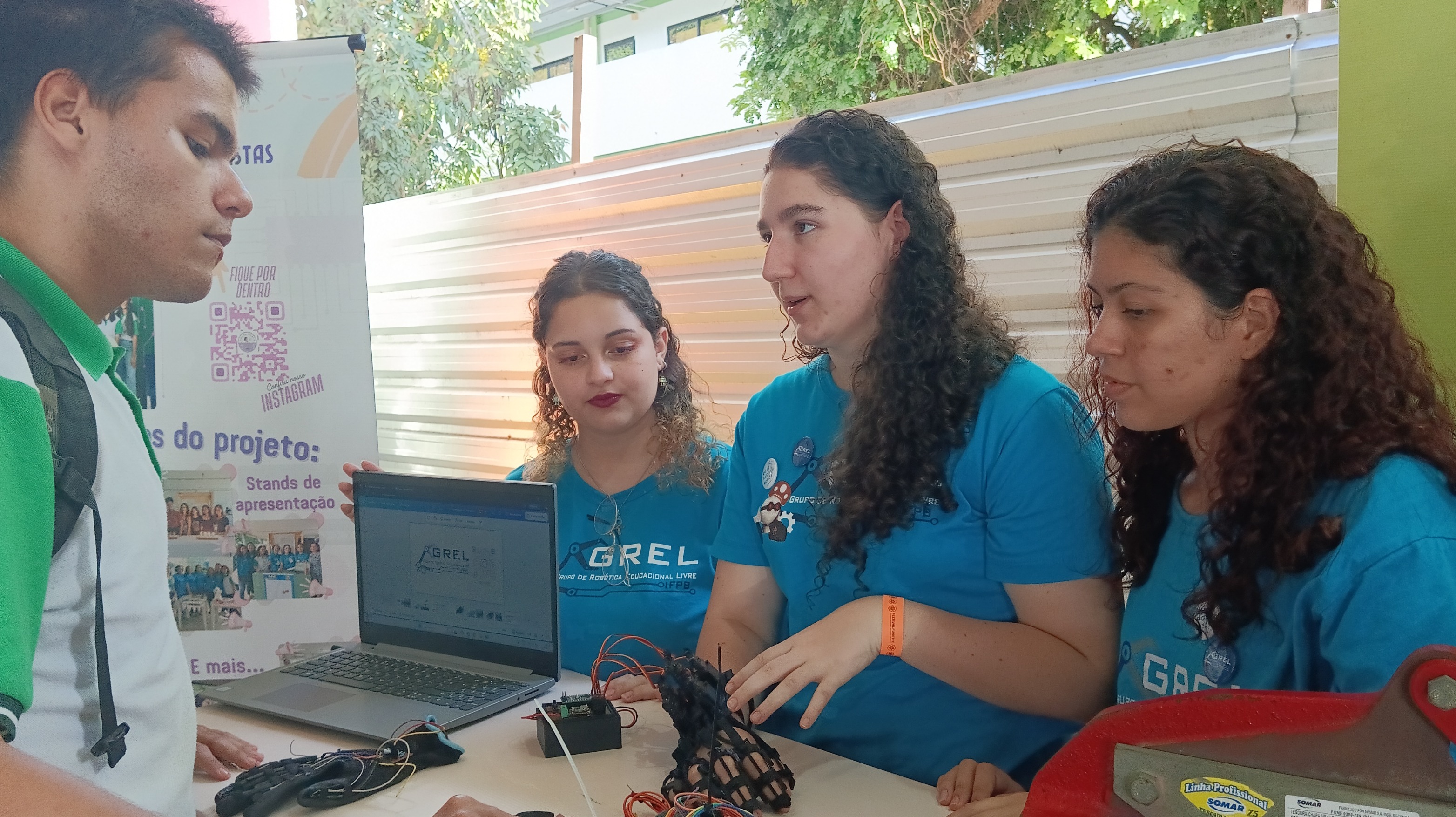 Estudantes do IFPB expõem projetos no Festival Funetec (3).jpg