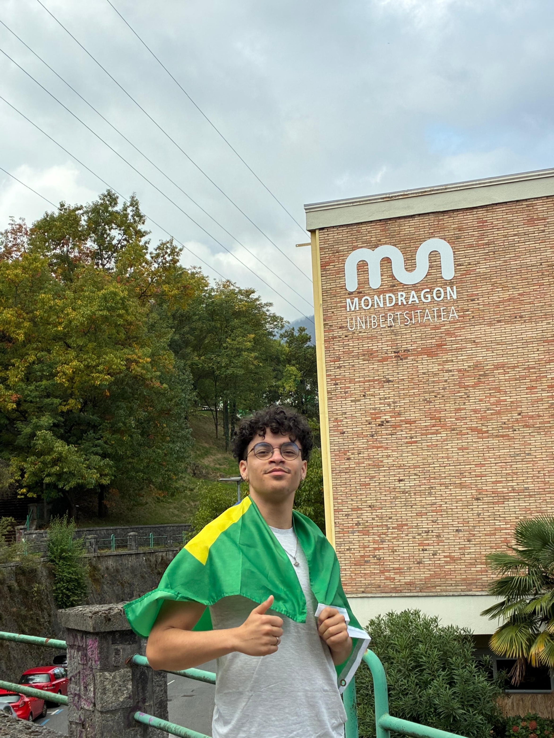 Na Universidade (2).jpg