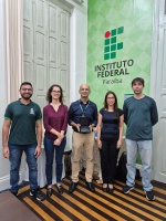 Placa entregue pekla equipe ao ex-diretor-executivo.jpeg