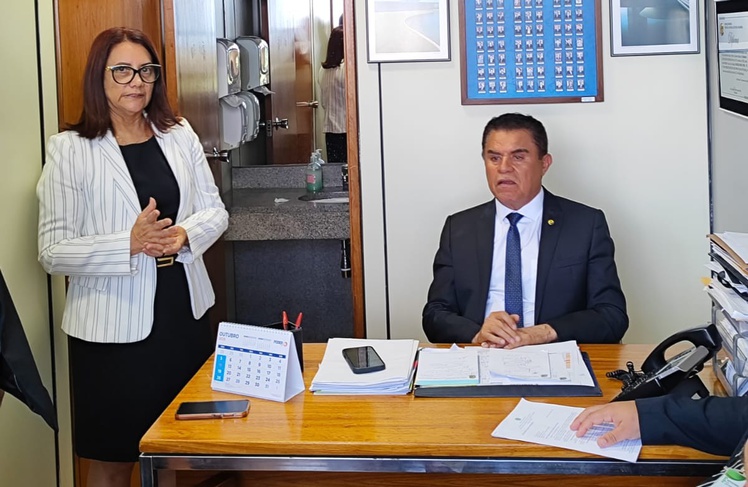 Reitora também solicitou apoio para Projeto de Lei que pede mais cargos
