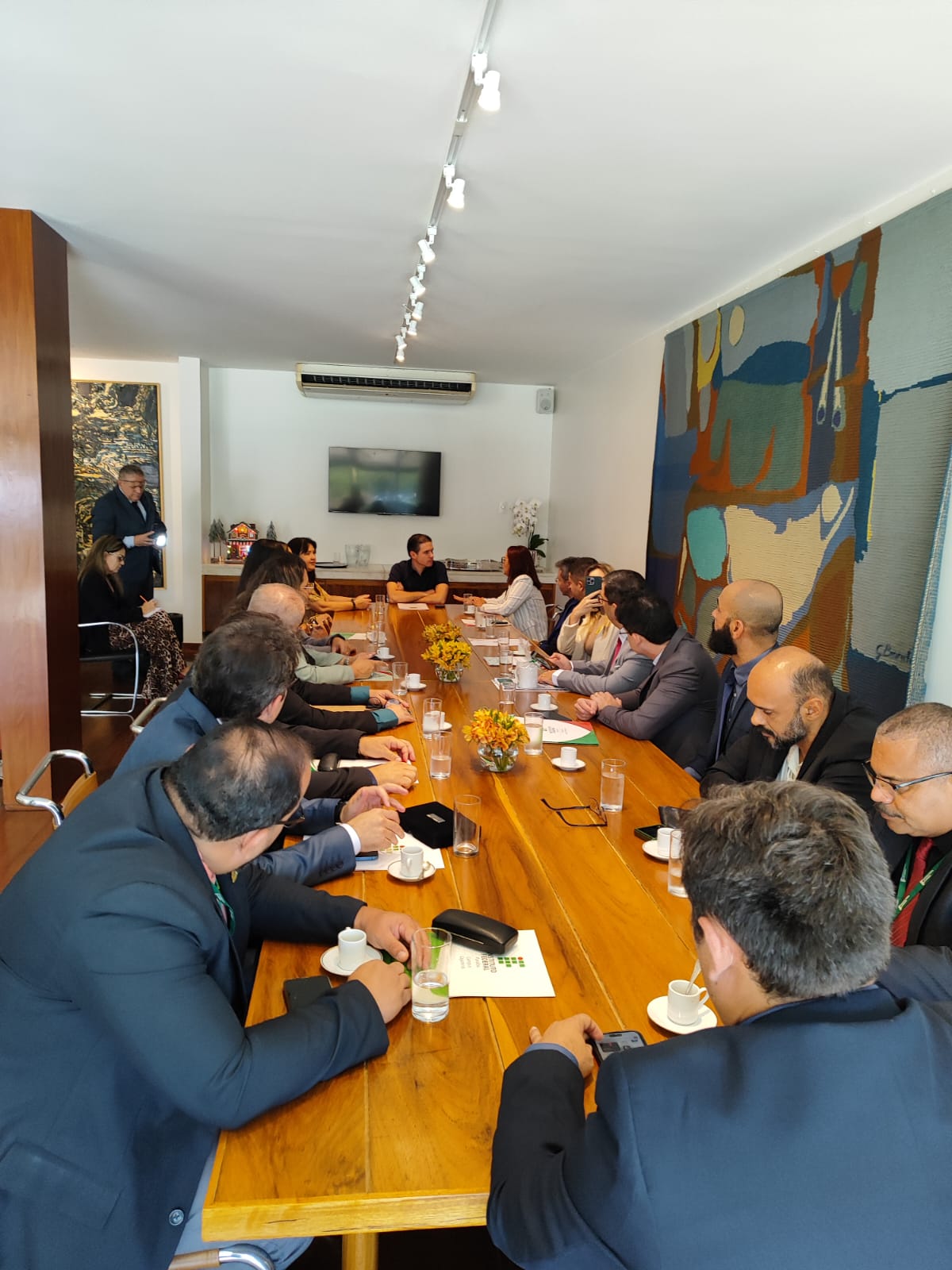 Comitiva do IFPB é recebida pelo deputado federal Hugo Motta4.jpeg