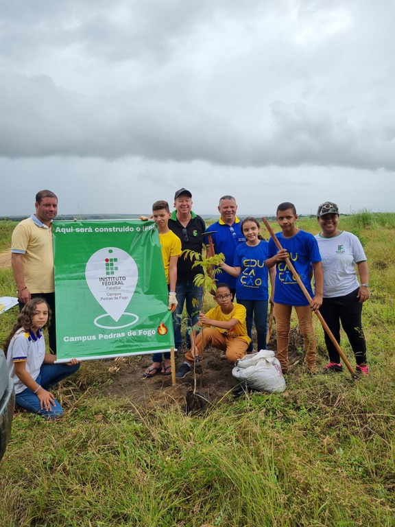 plantio de muda PF 02