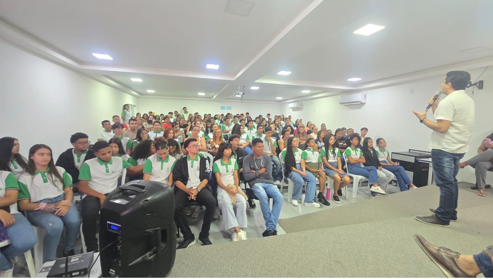 Audiencia Pub 02.jpg