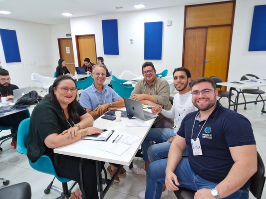 Equipe que ficou em primeiro lugar na maratona 2.jpeg