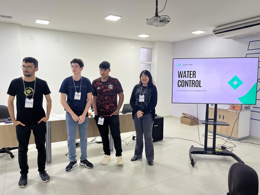 Equipe que ficou em segundo lugar na maratona.jpeg