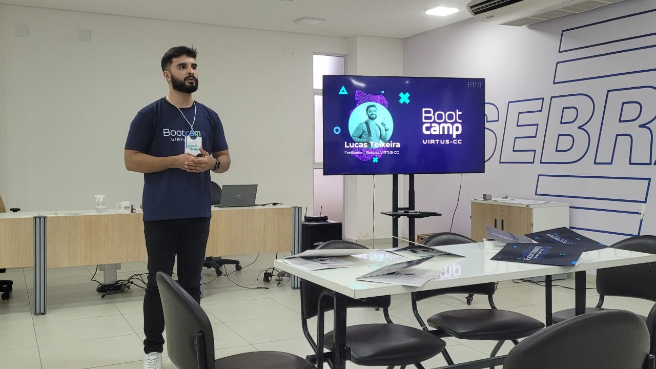 Lucas Teixeira, facilitador da maratona.jpeg