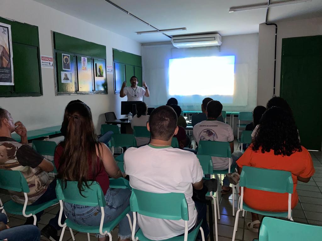 Palestra sobre a origem do universo.jpeg