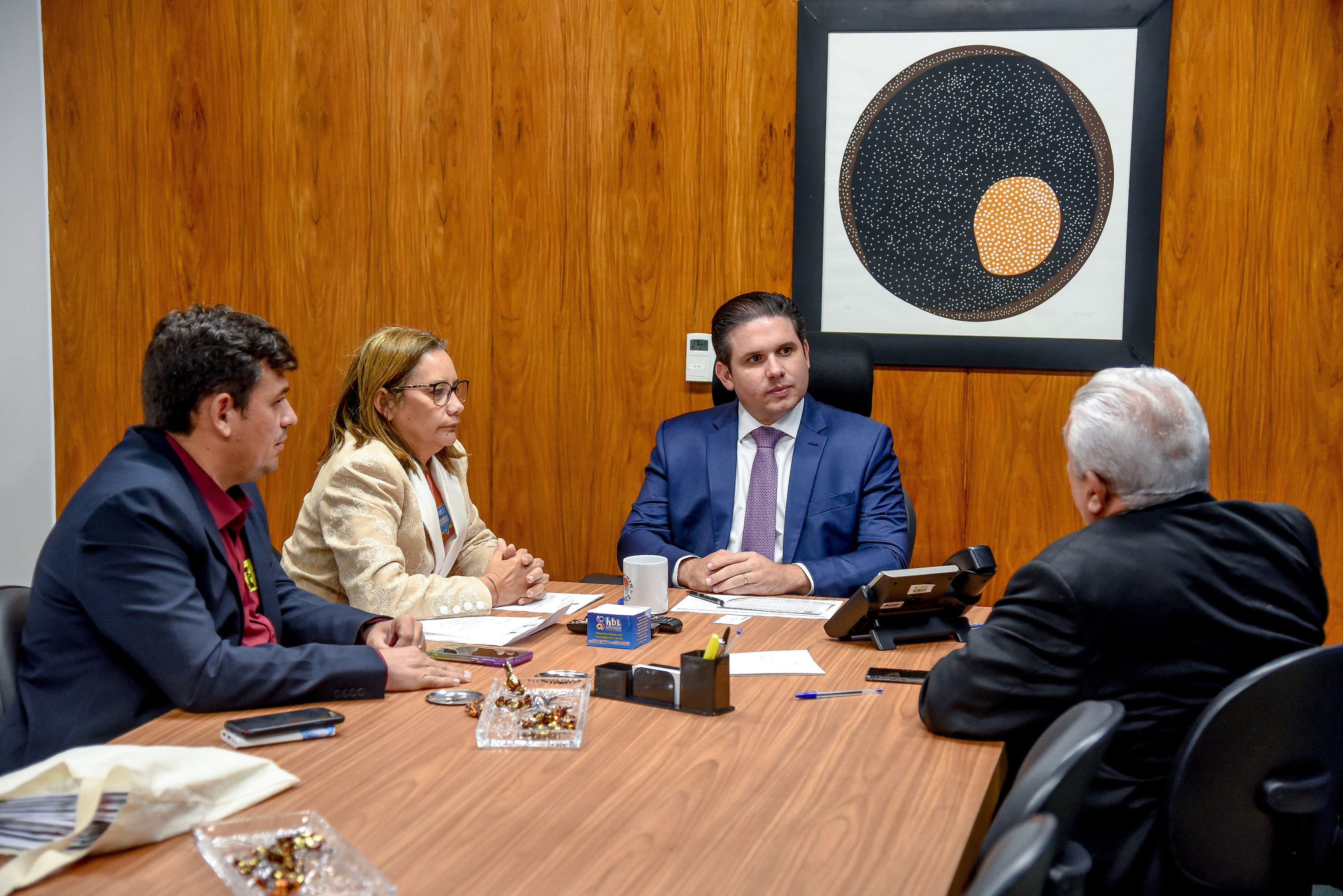 No gabinete de Hugo Mota.jpg