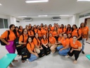 Turma de cuidadoras infantil na aula inaugural