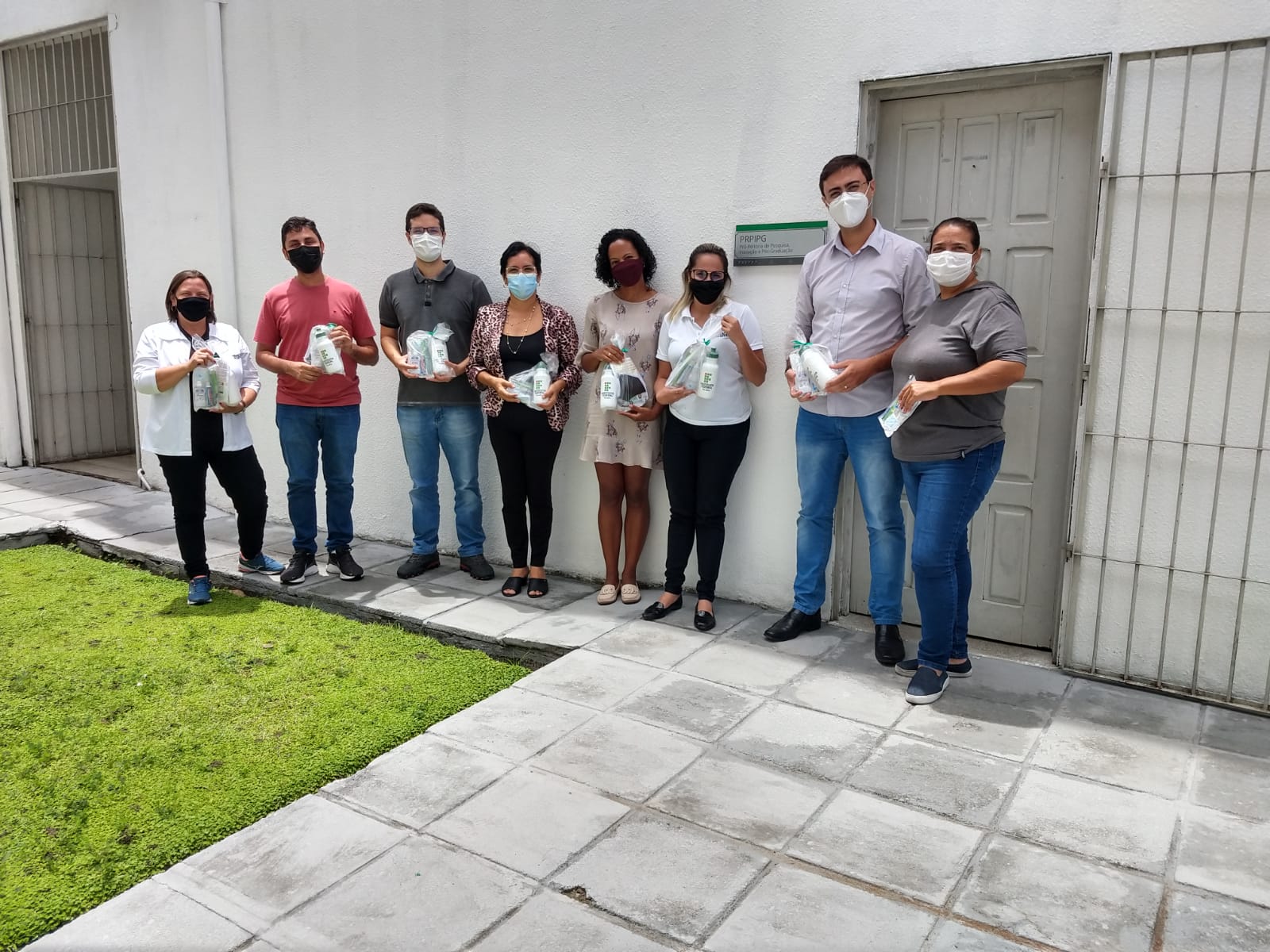 Entrega de kits na Reitoria