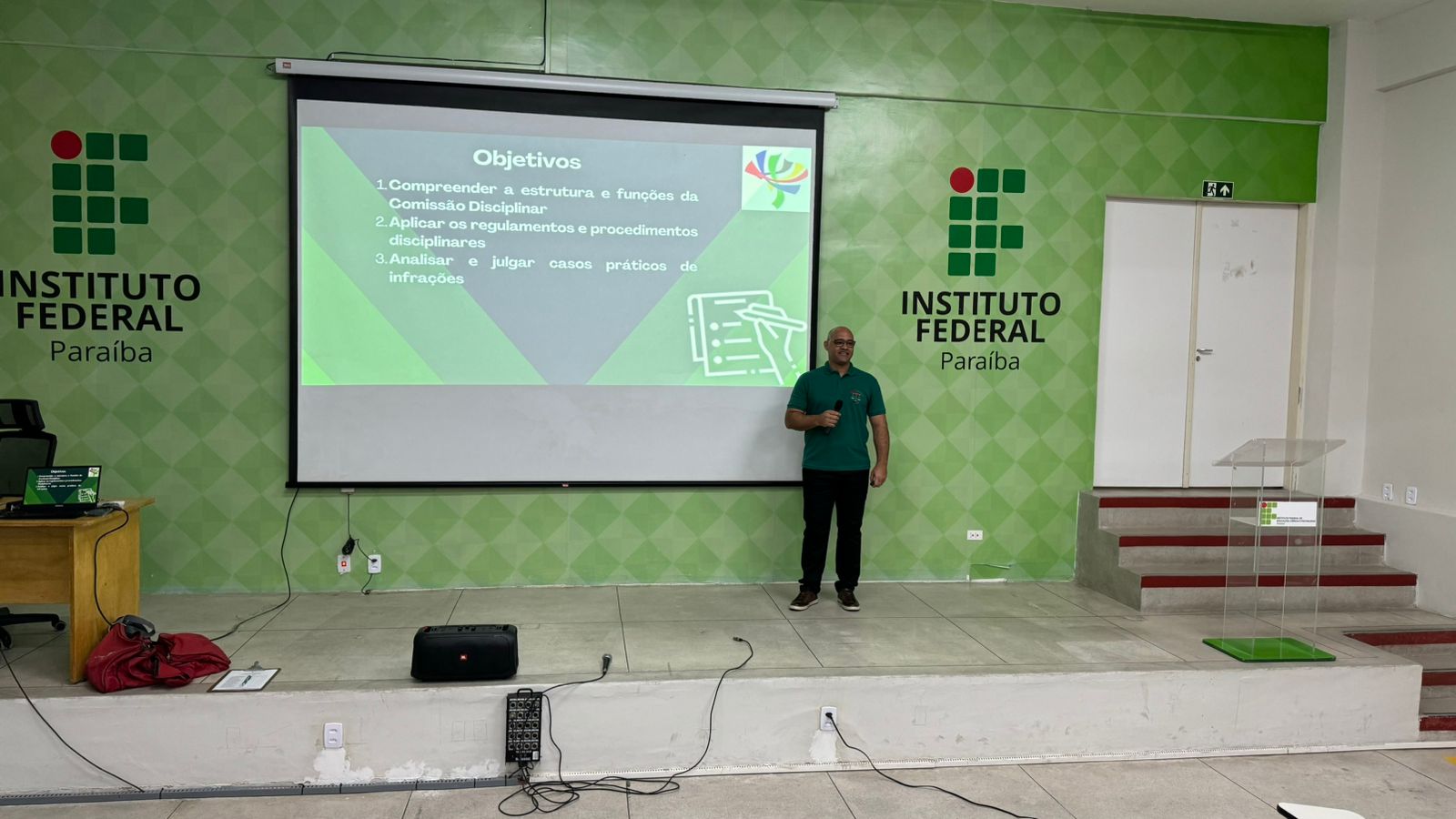 Ministrante do curso, Prof. Elber