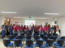Palestrante com os participantes do evento
